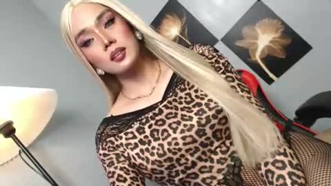 lovers moon22 online show from April 4, 11:28 am