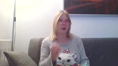 Snapshot of lovestar544963 chatting on January 24, 8:43 pm Marlyn online show from January 24, 8:43 pm