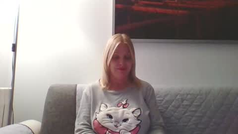 Marlyn online show from April 22, 9:55 pm