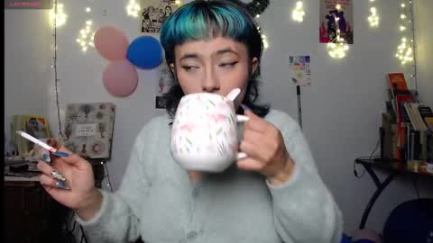 loving_alma online show from December 18, 1:01 am