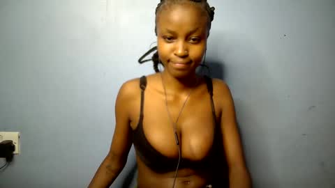 lovly_lastborn online show from March 5, 7:28 am