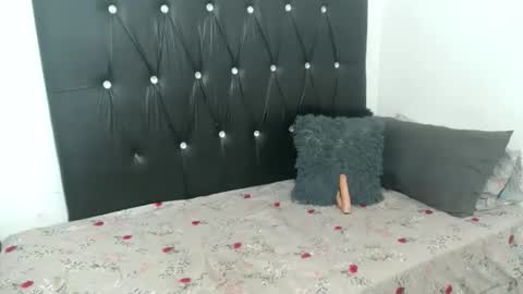 Snapshot of lsnnickykhanyile chatting on October 19, 7:02 am lsnnickykhanyile online show from October 19, 7:02 am