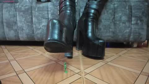 luanadabbraccio_ online show from November 26, 2:03 pm