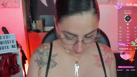 luanadabbraccio_ online show from September 26, 11:24 pm