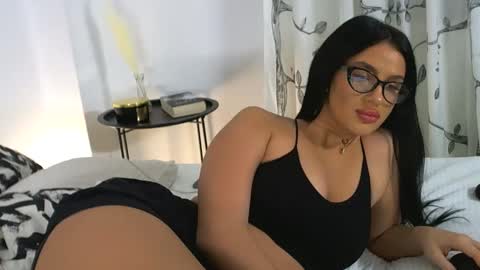 Luana Dess online show from December 12, 9:15 pm