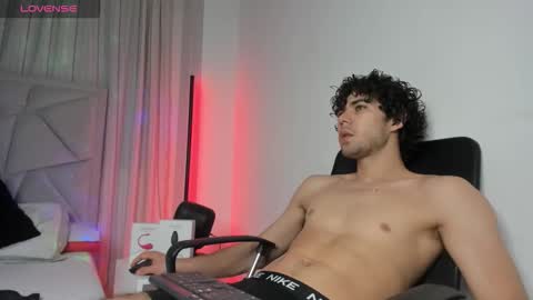 Luca Ferrer online show from January 6, 1:53 am