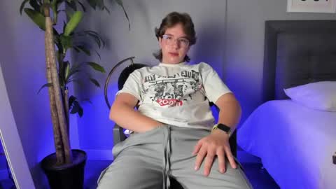 Lucas Morales online show from June 2, 2:52 pm