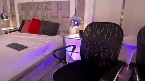lucasthomson_ online show from July 23, 4:21 am