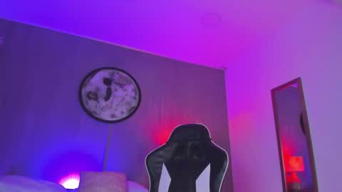 L U C C I A online show from December 22, 2:29 am