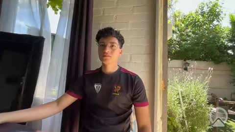 Felipe online show from October 31, 3:56 pm