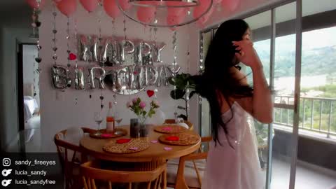 Lu   Intagramsandy fireeyes online show from February 1, 3:42 pm