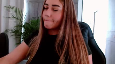 lucia star  online show from January 13, 7:32 pm