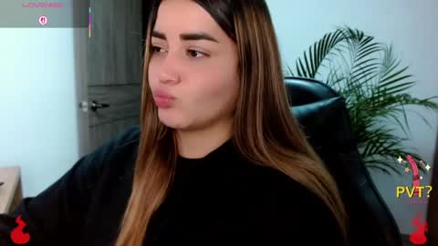 lucia star  online show from April 29, 2:16 am