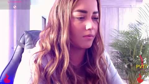 lucia star  online show from January 8, 6:25 pm