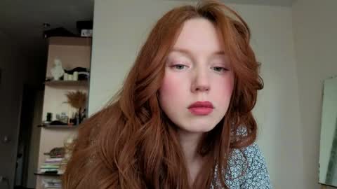 Lucia online show from April 22, 2:02 pm