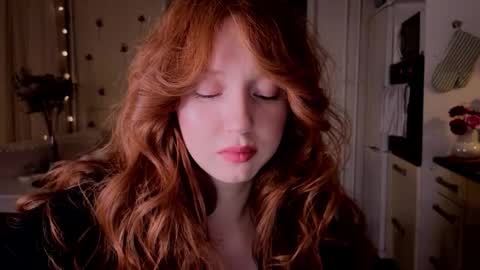 Lucia online show from December 18, 6:14 pm