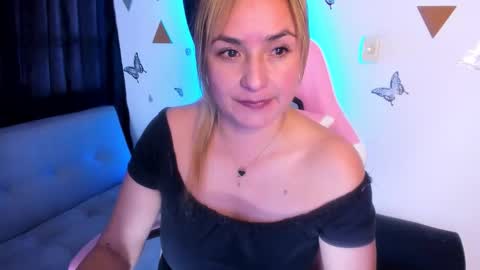 Lucia  online show from December 1, 8:51 pm