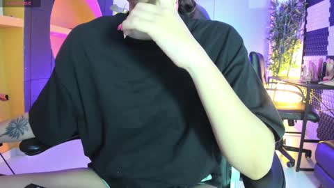    online show from March 5, 4:45 am