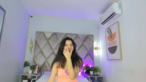 Luci  online show from March 10, 11:45 am