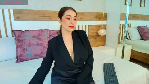 Luciana online show from April 22, 2:02 pm