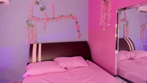 Luciemaurer online show from November 29, 1:35 am