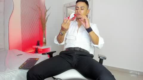 Leo online show from April 10, 12:32 pm