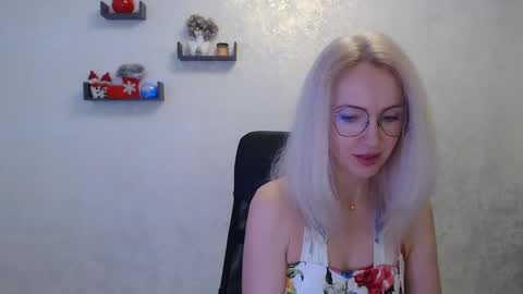 Arina online show from December 19, 3:30 pm