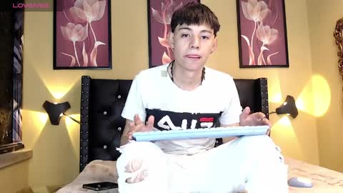 luckk_ online show from April 7, 4:36 am