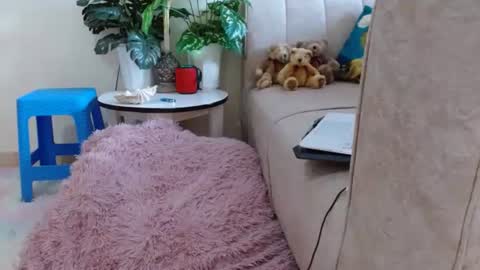 Crisiah online show from December 31, 7:42 am