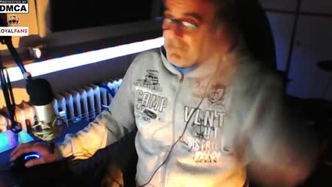        call me  Stefan online show from January 18, 4:53 pm