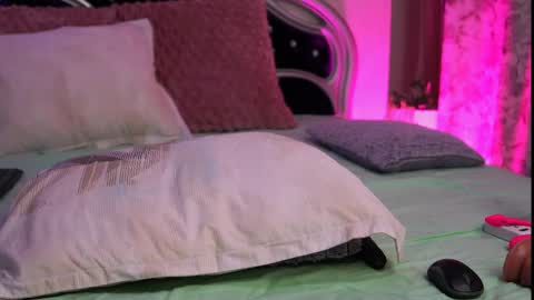 Mia online show from May 21, 2:07 am