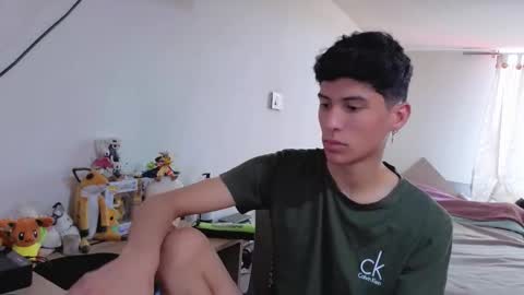 Lu Independent Model online show from March 19, 5:40 pm