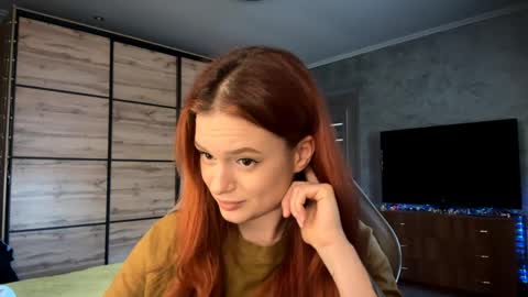 EmmaEmbers online show from April 13, 3:16 pm