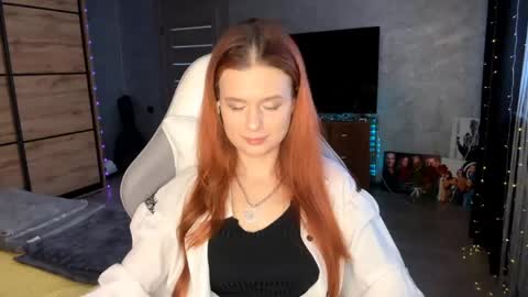 EmmaEmbers online show from April 17, 12:07 pm