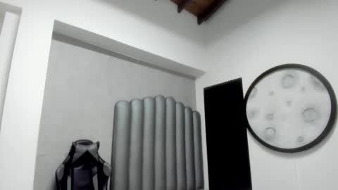   online show from February 25, 4:49 am