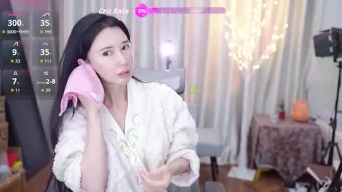 Lucy online show from November 23, 1:58 am