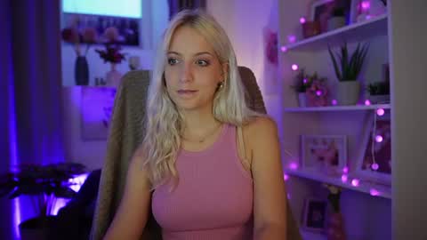 Cutie Lucy online show from July 24, 6:16 pm