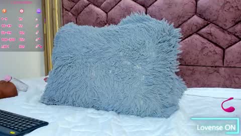 Lucy Greys online show from October 29, 1:35 pm