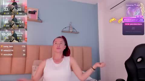 lucy_hot89 online show from December 14, 9:10 pm