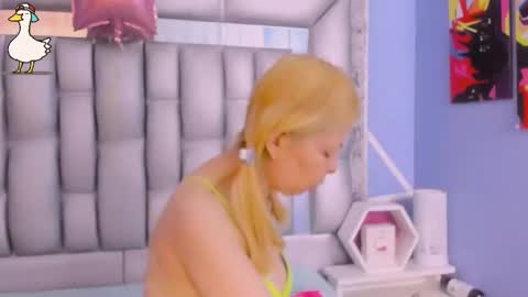  SleepyAbuela online show from November 6, 2:53 pm