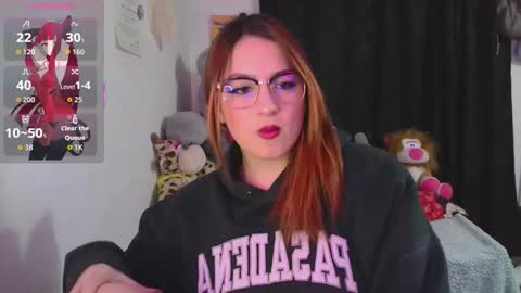 Snapshot of lucycherry__ chatting on September 17, 3:32 am LUCIA online show from September 17, 3:32 am
