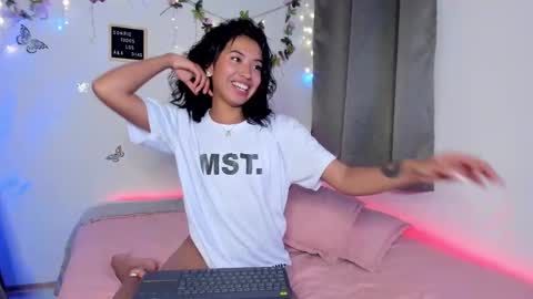 Snapshot of lucygarciia chatting on January 10, 11:50 pm Lucy online show from January 10, 11:50 pm