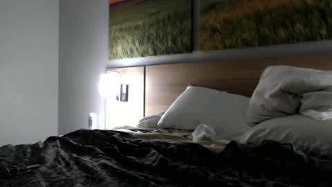 Snapshot of lucyloveslookers78240 chatting on January 3, 12:00 am Lucy Loves Lookers online show from January 3, 12:00 am