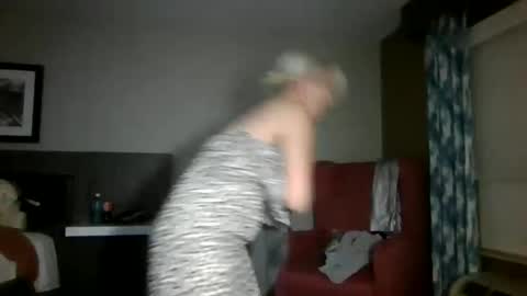 Snapshot of lucyloveslookers78240 chatting on December 20, 7:44 am Lucy Loves Lookers online show from December 20, 7:44 am