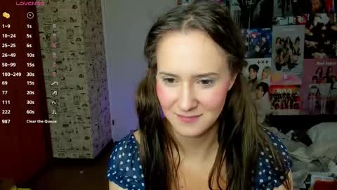 Snapshot of lucyrose33 chatting on September 29, 7:51 am Lucy Rose online show from September 29, 7:51 am