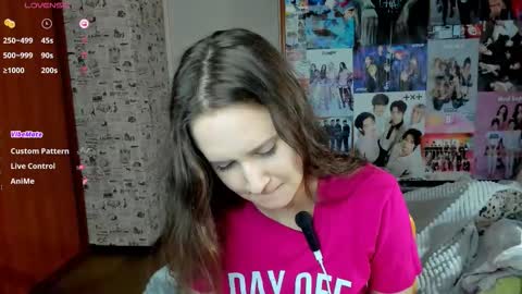 Snapshot of lucyrose33 chatting on October 20, 3:28 pm Lucy Rose online show from October 20, 3:28 pm
