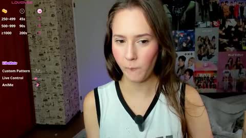 Snapshot of lucyrose33 chatting on September 28, 7:50 am Lucy Rose online show from September 28, 7:50 am