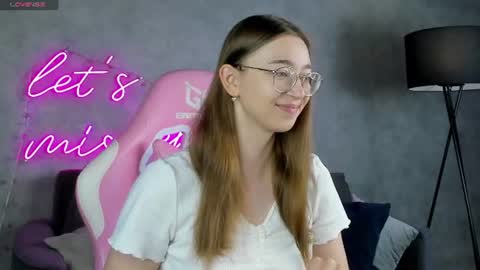 Lucy online show from July 2, 12:52 am