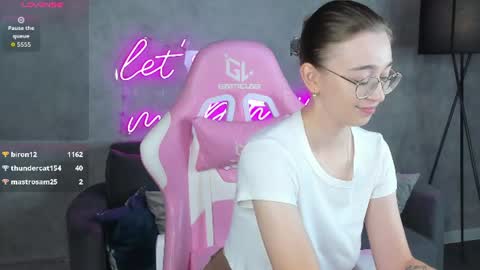 Lucy online show from July 24, 2:09 am