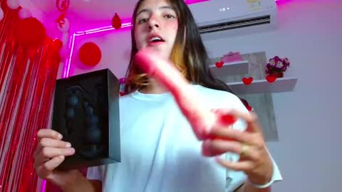 LUCY online show from February 19, 7:48 pm